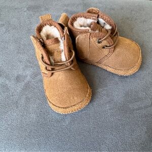 UGG Neumel Chukka Boot - Baby -  Chesnut